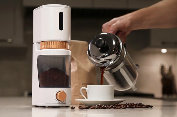 唔駛靠經驗都得！Voltaire 研磨機可檢測咖啡豆到底是好是壞