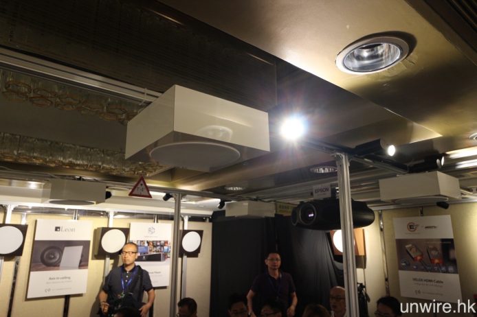 後置、後中置及天花喇叭均為 AV Consultant 自行加裝音箱的 Leon Speaker Axis 天花喇叭。