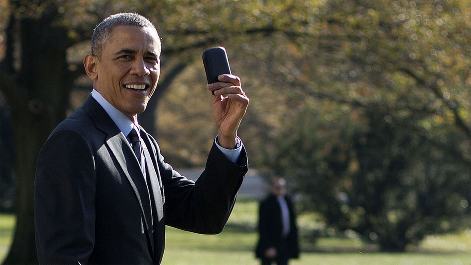 Obama-BlackBerry-Zoom