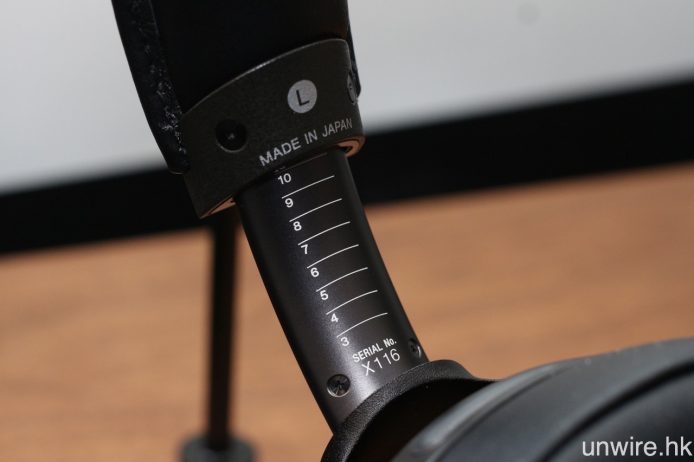 MDR-Z1R 為 Signature Series 中唯一一款產品於日本生產，並設有 10 段頭帶闊度調校，其他型號較在馬來西亞製造。