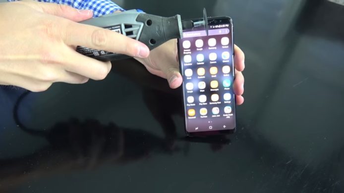 Galaxy S8 電池測試  用電鋸切都唔會爆