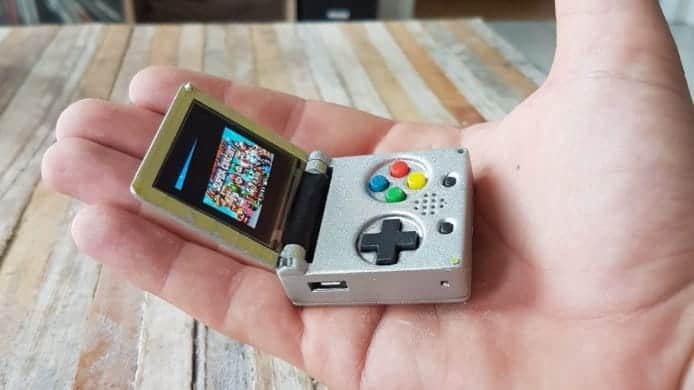 全球最細遊戲機 集Gameboy、超任、GBA於一身可裝上鎖匙扣