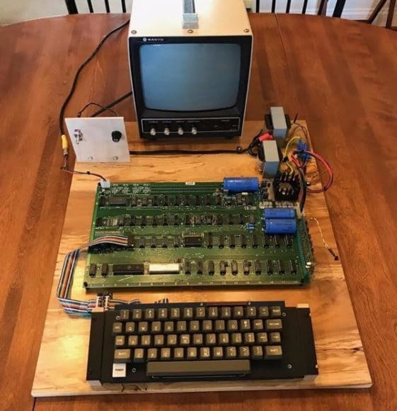 極罕有 Apple-1 拍賣  收入作慈善用途