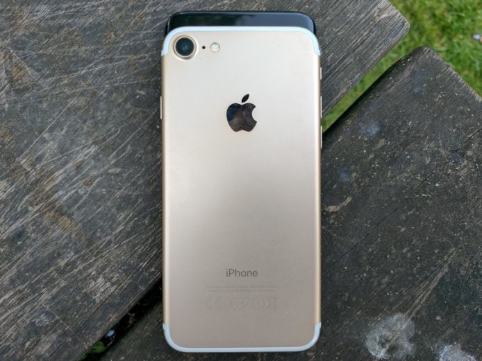 舊機 iPhone 7 需求龐大成機皇　蘋果向供應鏈加單