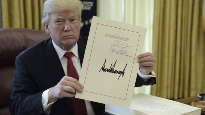 特朗普挑起貿易戰　或令蘋果產品加價