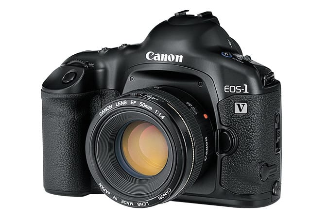 Canon 專業菲林相機 EOS-1v 停售　一代菲林攝影時代終結？