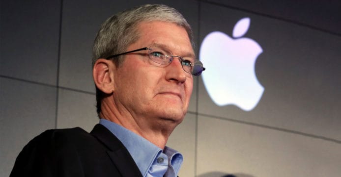 Tim Cook 呼籲 Bloomberg 收回中國間諜晶片報導