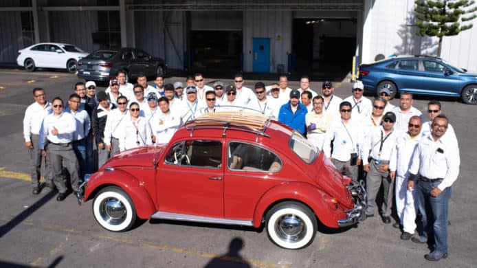 VW 極有愛！為老婦 51 年車齡甲蟲大翻新