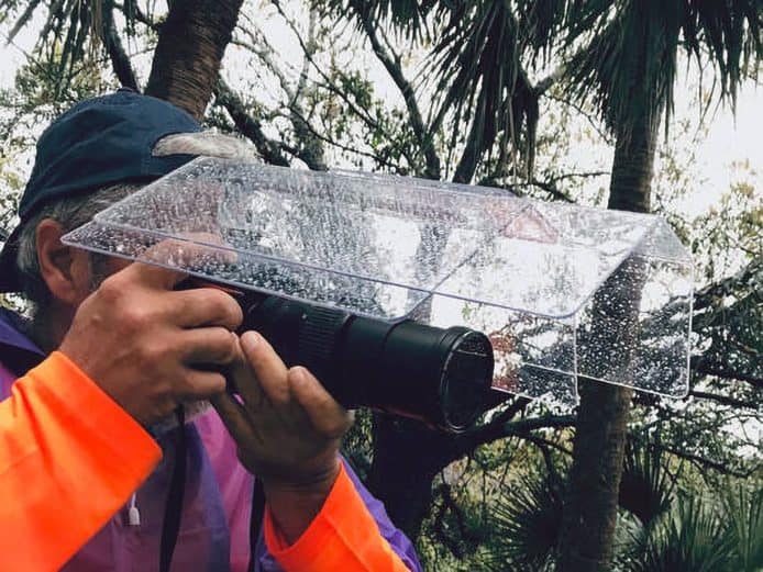 雨天攝影不想穿相機膠袋？新款相機「屋頂」 Camera Canopy 發售