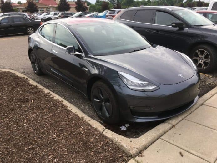 Tesla 哨兵模式建奇功   協助逮捕刻意刮花車身 Hater
