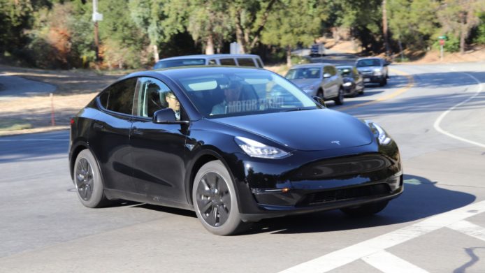 Tesla Model Y 諜照曝光   續航距離 540 公里