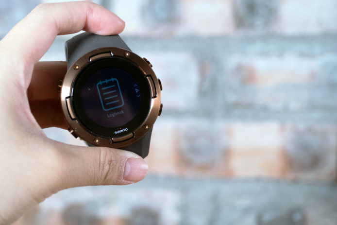 【評測】Suunto 5     使用時間長 + 運動主導