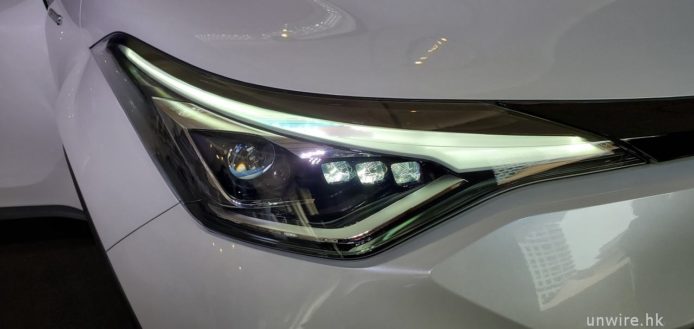 TOYOTA C-HR 行貨抵港  時尚型格線條 + 慳油混能引擎