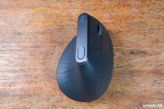 【評測】Logitech MX Vertical 垂直滑鼠開箱　紓緩手腕酸痛