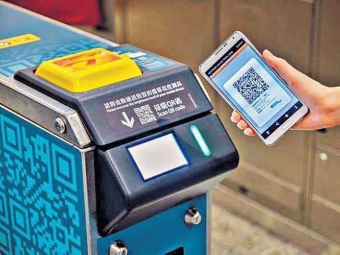 港鐵宣佈年底前啟用 QR 入閘　預計 2023 年加入信用卡入閘功能