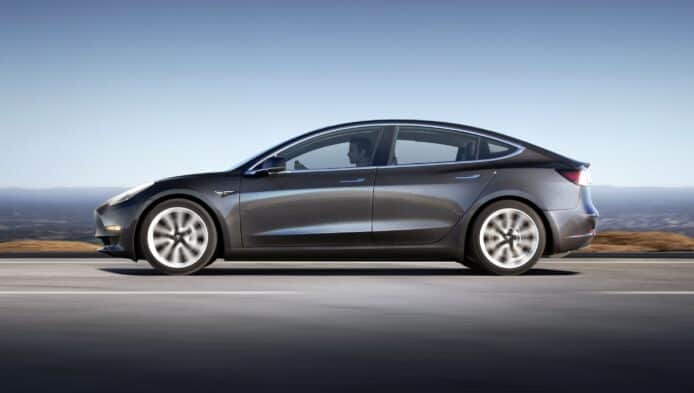 無線充電板列標準配置   美製 Tesla Model 3 開始提供