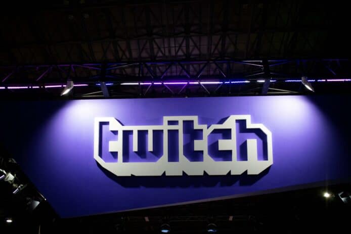 Amazon 在 Twitch 免費播英超   開發合成噪音技術模擬打氣聲