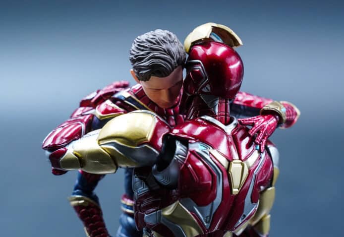 【開箱】 SHF Iron Spider Final Battle 版　巨大無限手套 + Peter 頭雕