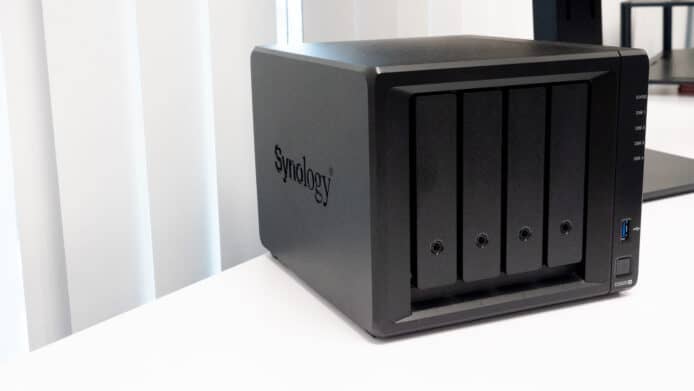 Synology DS920+ NAS　商用檔案管理 + 同步備份