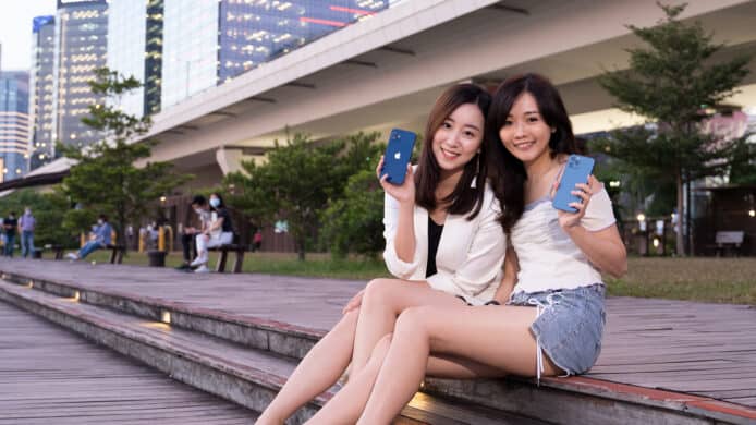 【開箱】iPhone 12 / 12 Pro  藍色真機評測(上): 5G 速度測試 熒幕 MagSafe