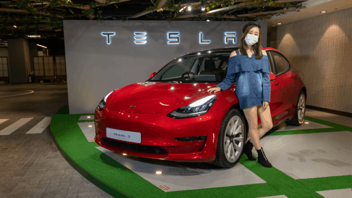 【unwire TV】【搶先看】 Tesla Model 3 2020年新版 續航及性能更高 + 隔音效果更好