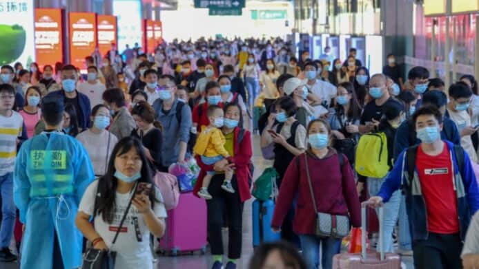 春運期間須出示病毒檢測報告   中國衛健委：已注射疫苗亦不能豁免