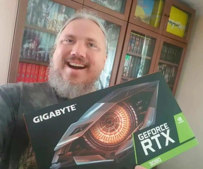 荷蘭玩家買 RTX 3080 苦等一年未收到　出奇招送周年蛋糕給賣家終於發貨　