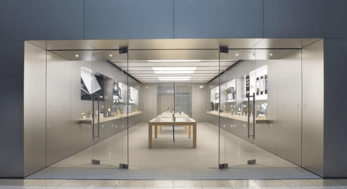 或為 iPhone 15 推出做準備  英國 Apple Store 員工特定日子不准請假