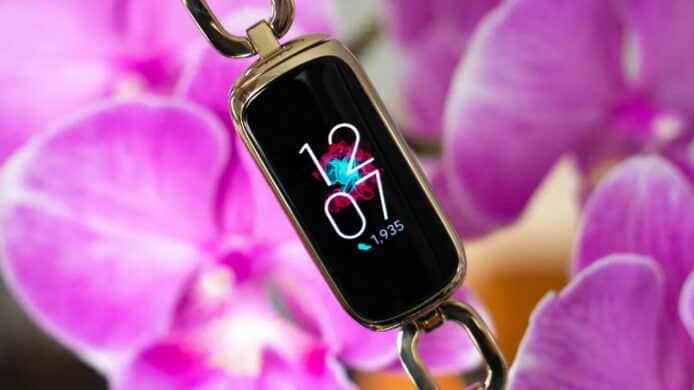 Fitbit 兩款運動手環   無法與新版系統 Samsung 手機同步
