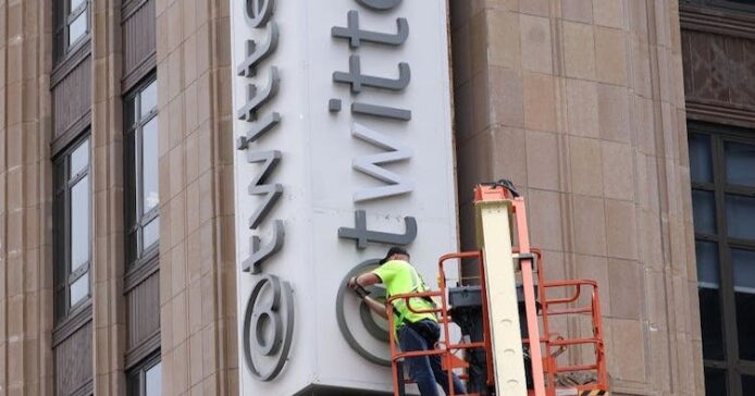 Twitter 總部拆招牌拆剩一忽   工程引來警察關注